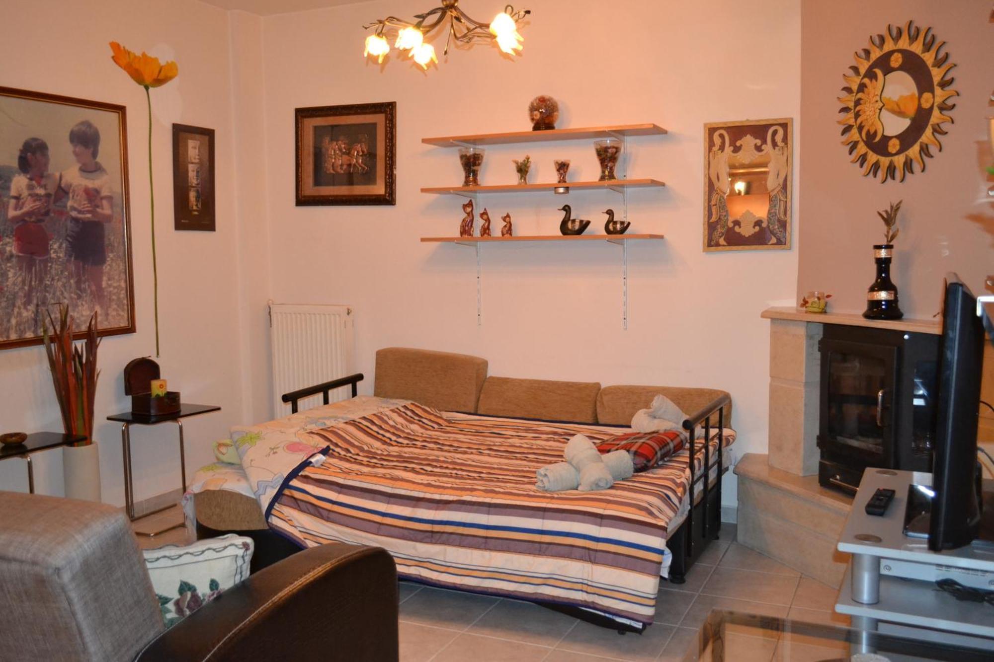 Vasiliki's Cosy House *