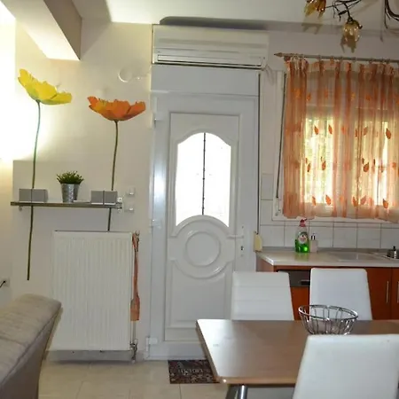 Vasiliki'S Cosy House Apartment Nea Michaniona Exterior photo